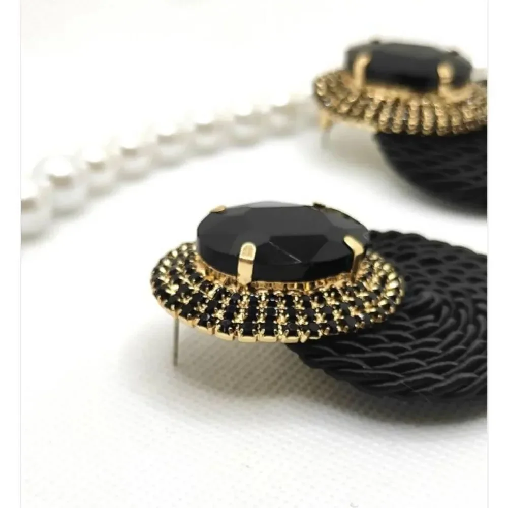 Elegant Black and Gold Earrings A1047